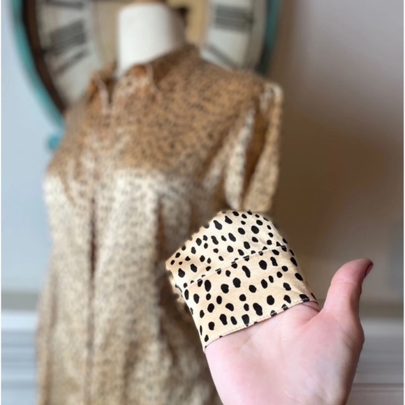 Silk Club Collection Cheetah Silk Blouse - Picture 6 of 9